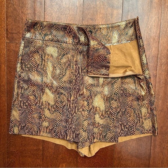 Zara Faux Python Leather Skort, Snakeskin Print in Brown and Bronze, Size Small - Picture 5 of 12
